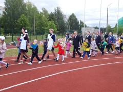 Андрей Забаев поздравил с началом учебного года обучающихся средней школы номер шесть