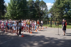          С наступлением летних каникул госавтоинспекторы  уделяют еще большее внимание соблюдению правил дорожного движения несовершеннолетними и акцентируют внимание детворы на безопасном  поведении на проезжей части. 