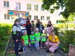 Образовательные учреждения Гаврилов-Ямского района присоединились к региональной пропагандистской акции «Возьми ребенка за руку» 