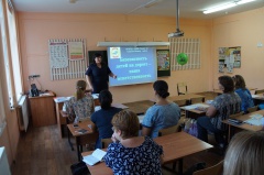 Сотрудники Госавтоинспекции проводят краш-курсы для родителей.