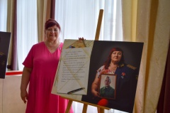 В День семьи, любви и верности в Ярославле состоялось открытие фотовыставки «Жена героя»