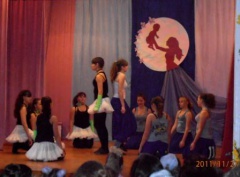 «А во Дворце опять аншлаг».