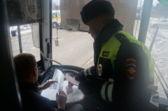 Госавтоинспекторы усилили контроль над пассажирскими перевозками.