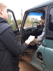           «Школьные патрули» напоминают водителям сельскохозяйственной техники о необходимости соблюдения Правил дорожного движения.