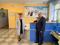 Глава района Алексей Комаров посетил Среднюю школу № 3