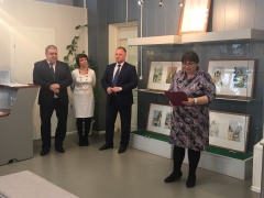 Выставка рисунков "Детский путеводитель по Ярославской области"