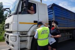               Госавтоинспекция  продолжает проведение профилактической работы среди водителей грузового транспорта.