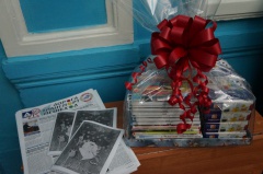            Сотрудники Госавтоинспекции приняли участие во Всероссийской акции «Полицейский Дед Мороз» и поздравили воспитанников подшефного детского дома.