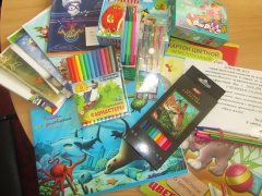 Акция  «Поможем  детям  собраться школу»