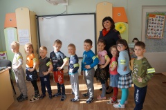 Сотрудники Госавтоинспекции напомнили дошкольникам о важности использования световозвращателей.