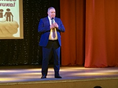 Глава района Алексей Комаров поздравил работников социальной сферы