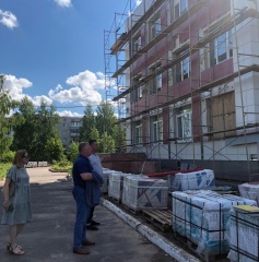 Рабочая поездка в образовательные учреждения