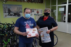 Сотрудники Госавтоинспекции проводят профилактические мероприятия в пунктах продажи велотехники