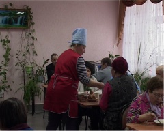 С начала апреля в центре «Ветеран» начала работать социальная столовая.