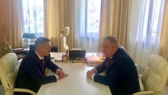 Глава района Алексей Комаров встретился с генеральным секретарем Российского Футбольного Союза Александром Алаевым.