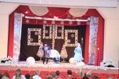 Новогодняя  ярмарка развлечений в Доме культуры.