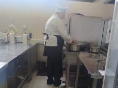 "Ветеран" представляет район и всю сферу социального обслуживания Ярославский области на чемпионате "Навыки мудрых" в номинации "поварское дело".