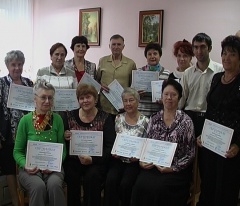 Вручение первых сертификатов электронного гражданина слушателям курсов компьютерной грамотности